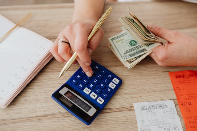 Calculating Money and Receipts Using a Calculator